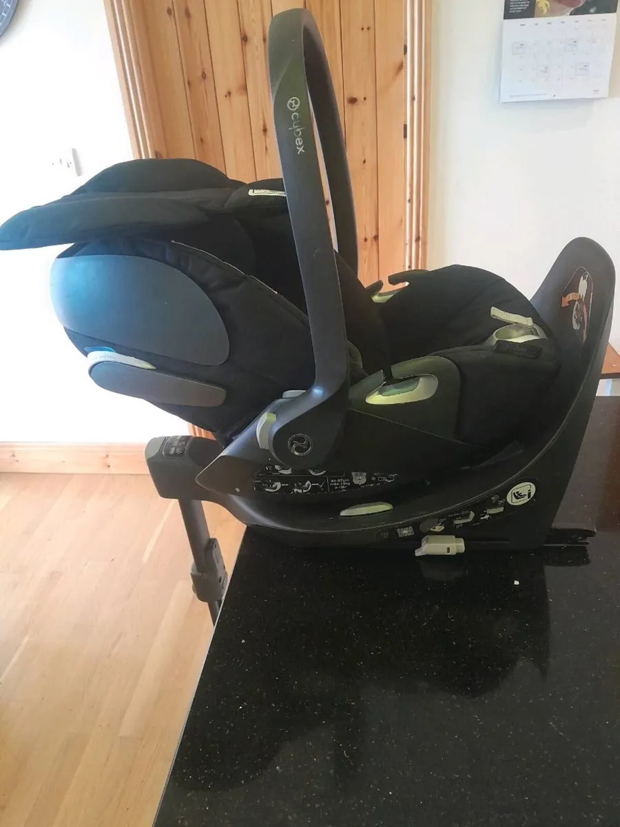 Cybex Cloud Z Car Seat and Base - Image 1