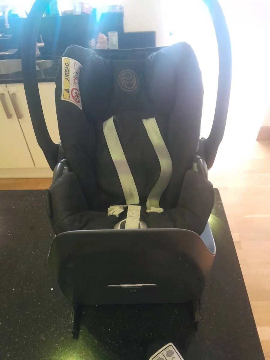 Cybex Cloud Z Car Seat and Base - Image 3