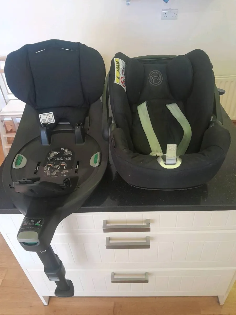 Cybex Cloud Z Car Seat and Base - Image 4