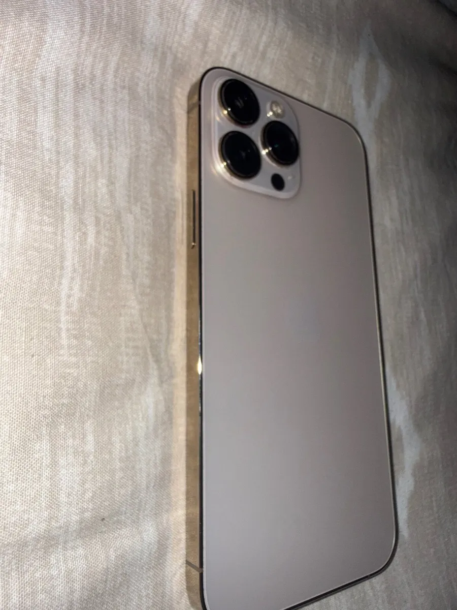 iPhone 13 Pro Max with Apple Watch Series 5 - Image 3