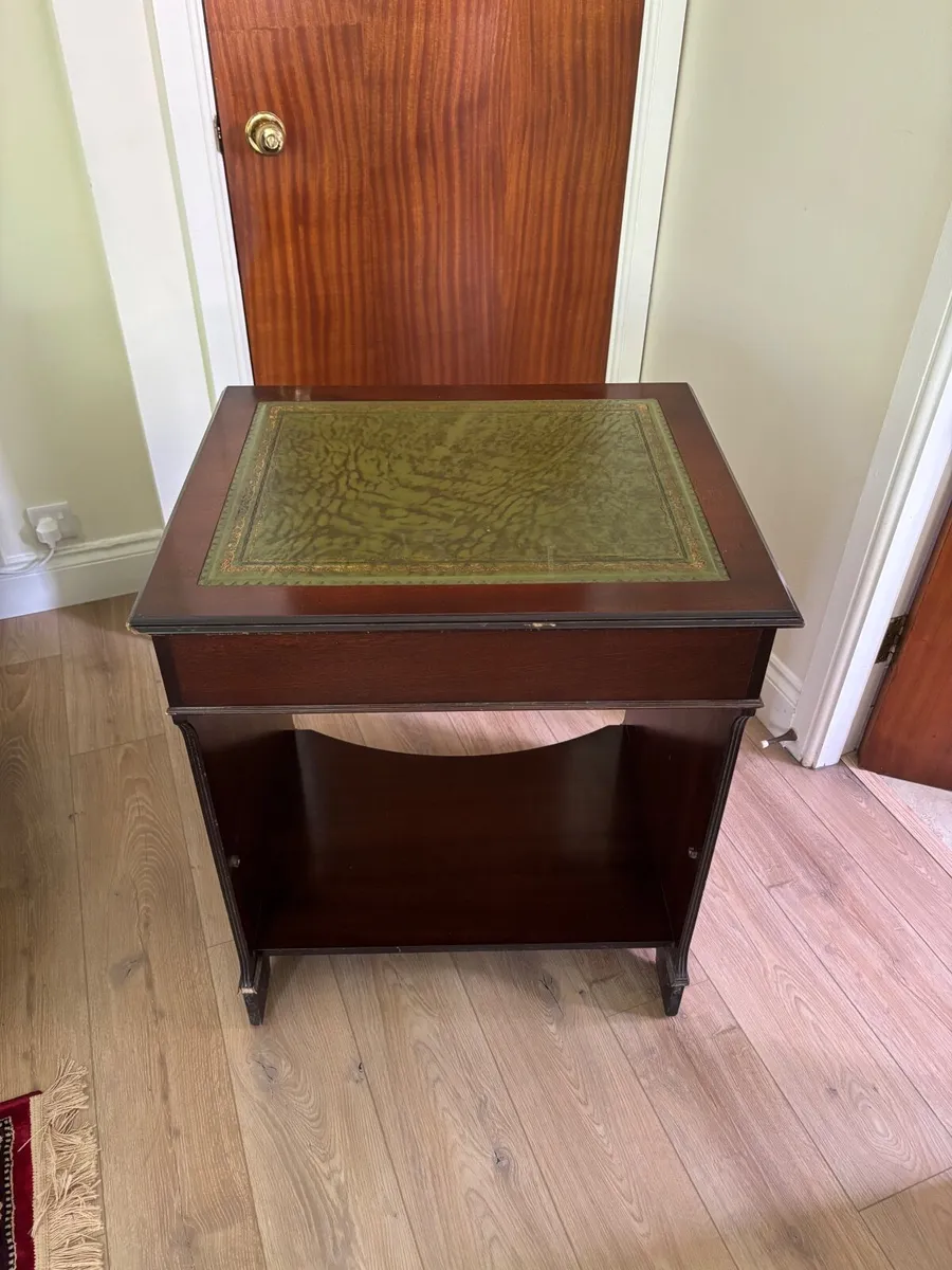 Antique Style Desk - Image 4