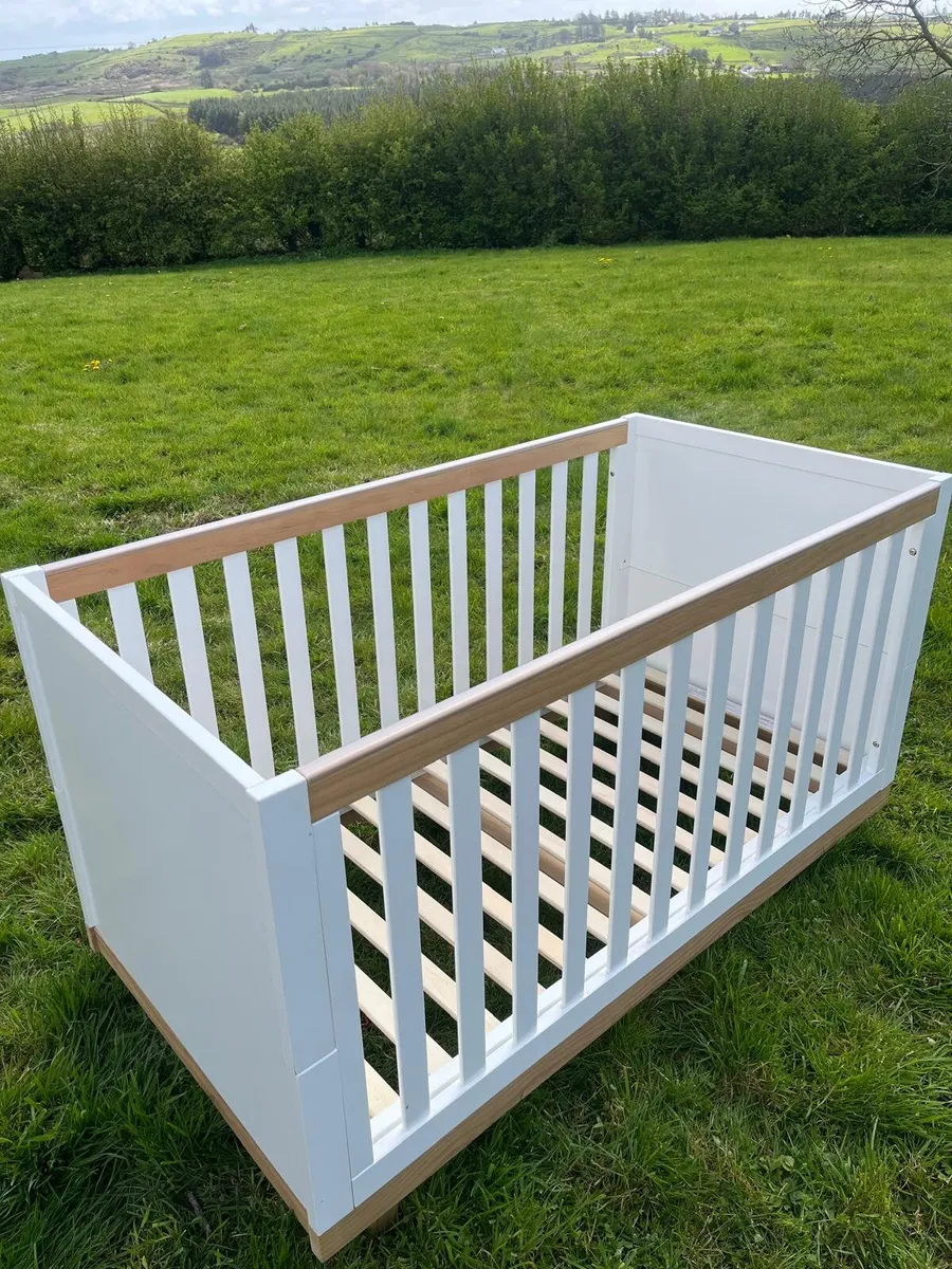 Baby / Toddler cot bed - Image 1