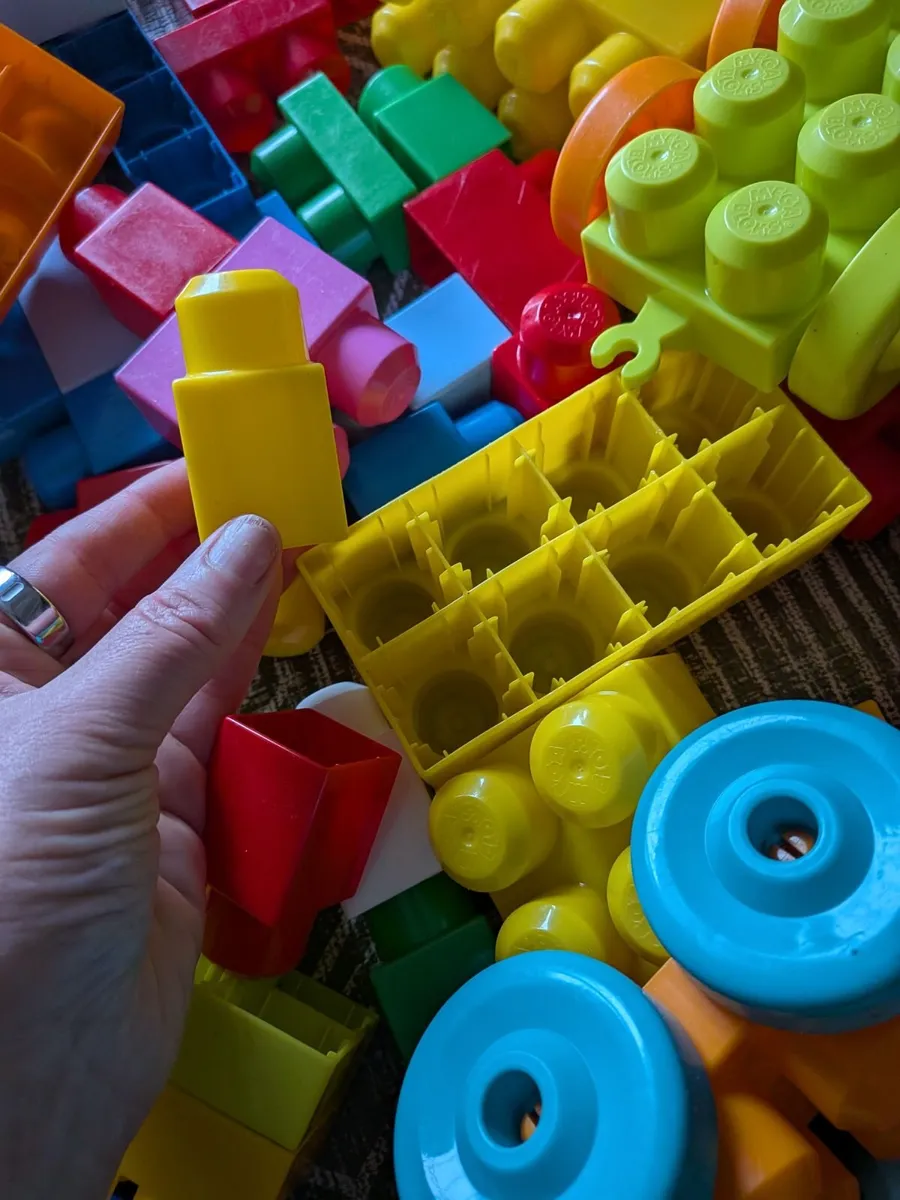 Lego star out with these chunky Lego pieces - Image 1