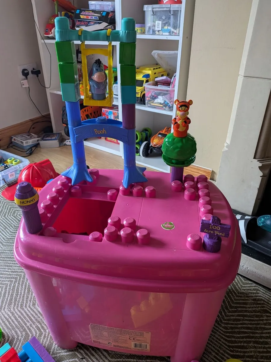 Lego star out with these chunky Lego pieces - Image 2