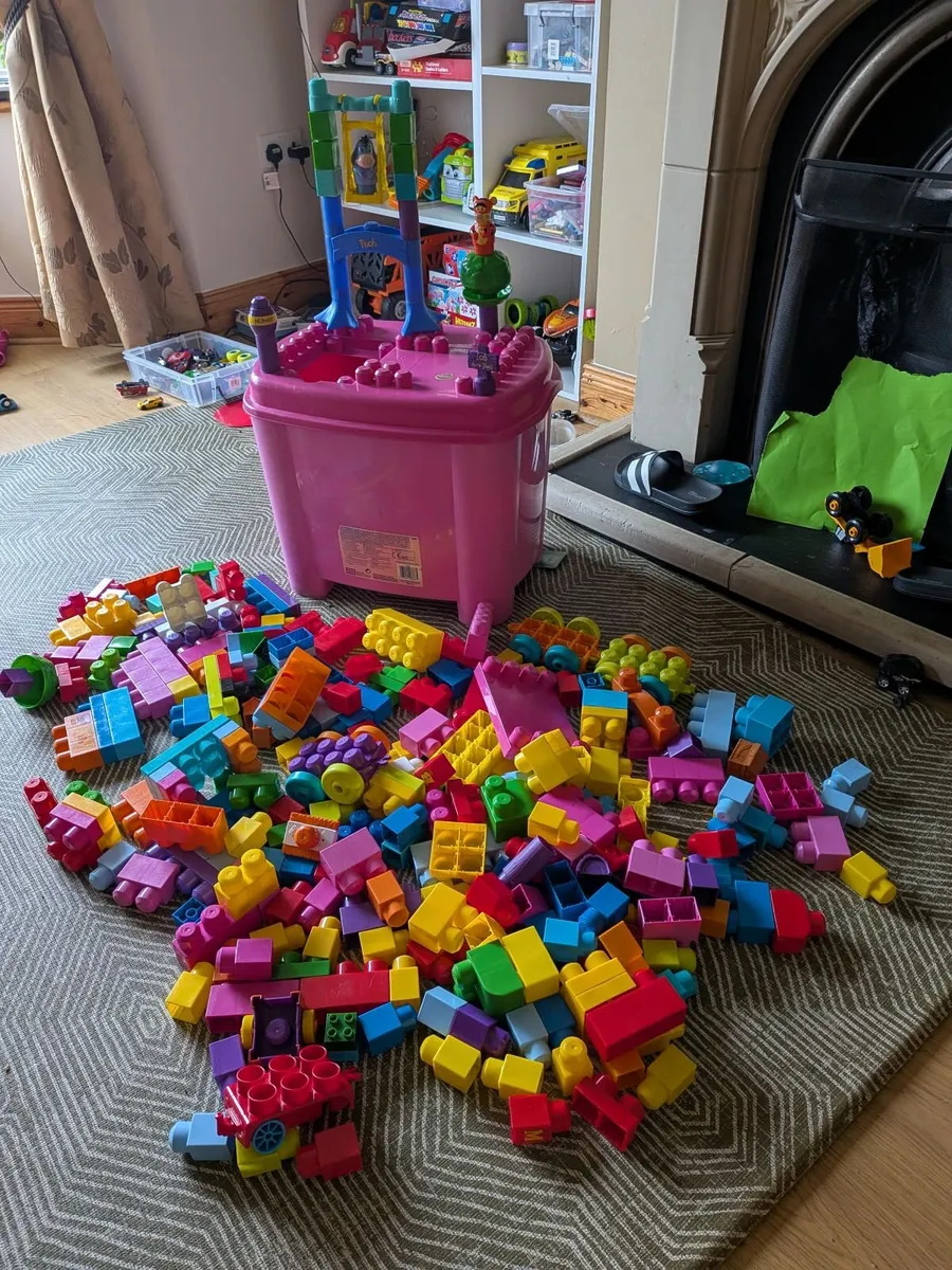 Lego star out with these chunky Lego pieces - Image 4