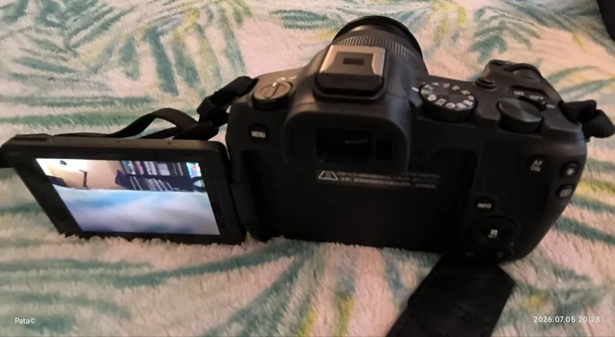 Canon EOS R8 Mirrorless Camera - Image 3