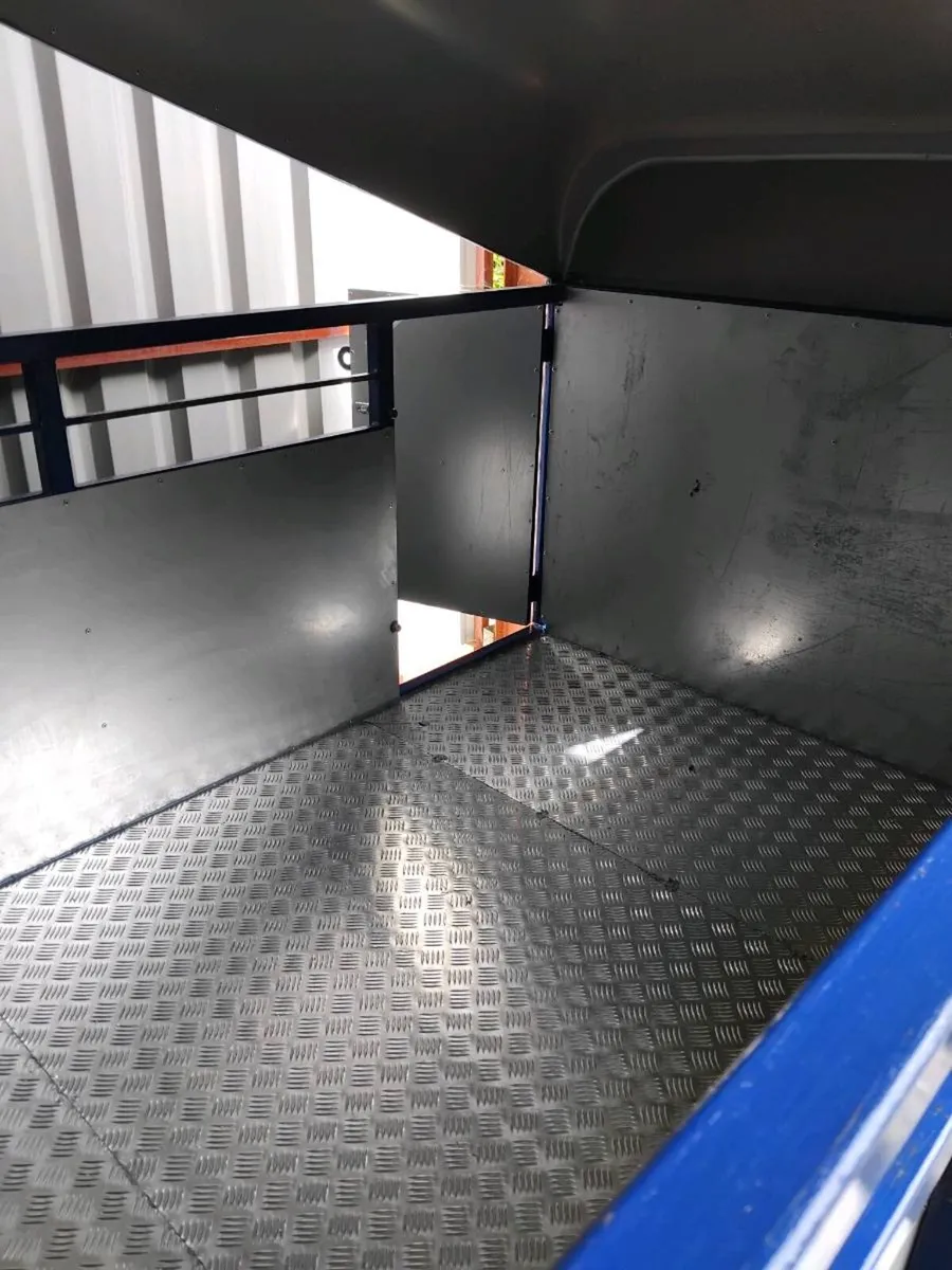 Trailer - Image 2