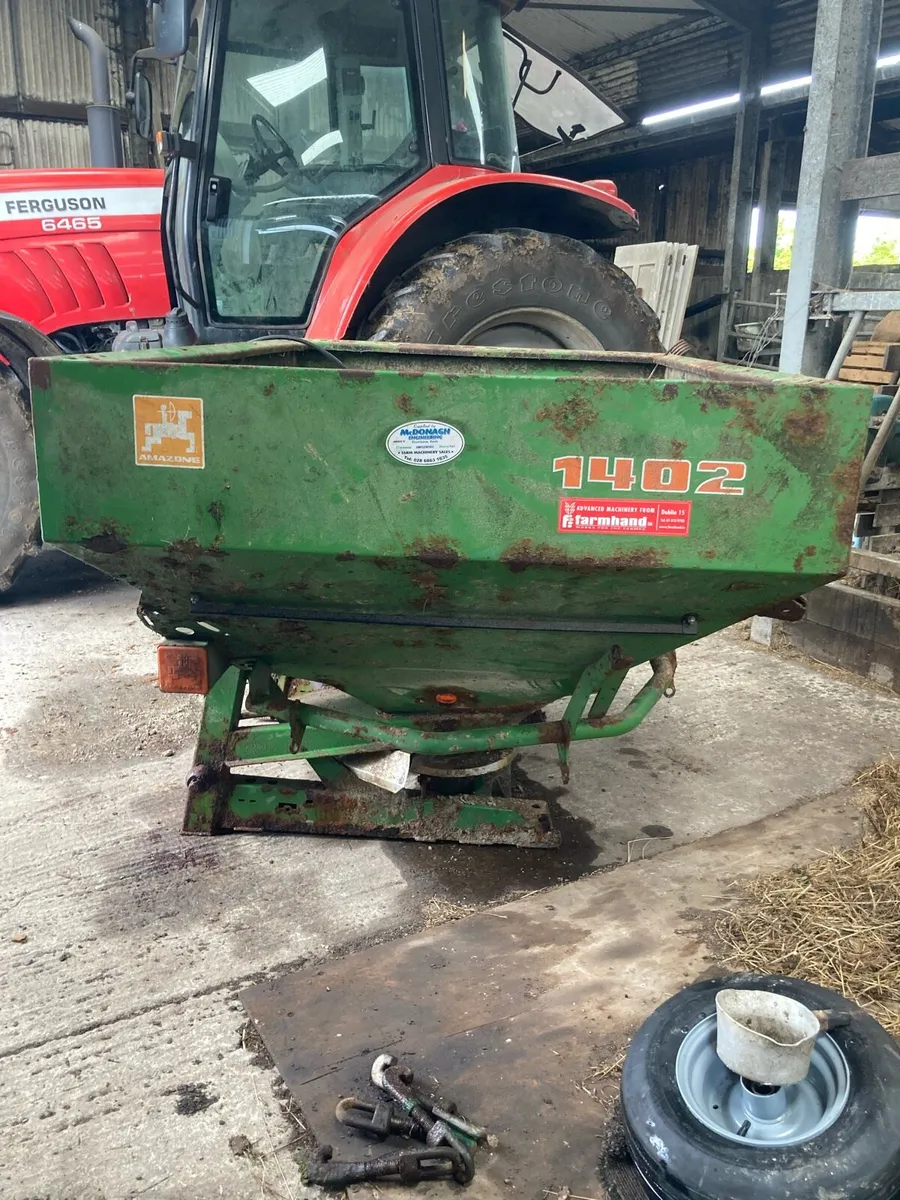 Amazone Fertiliser Spreader - Image 3