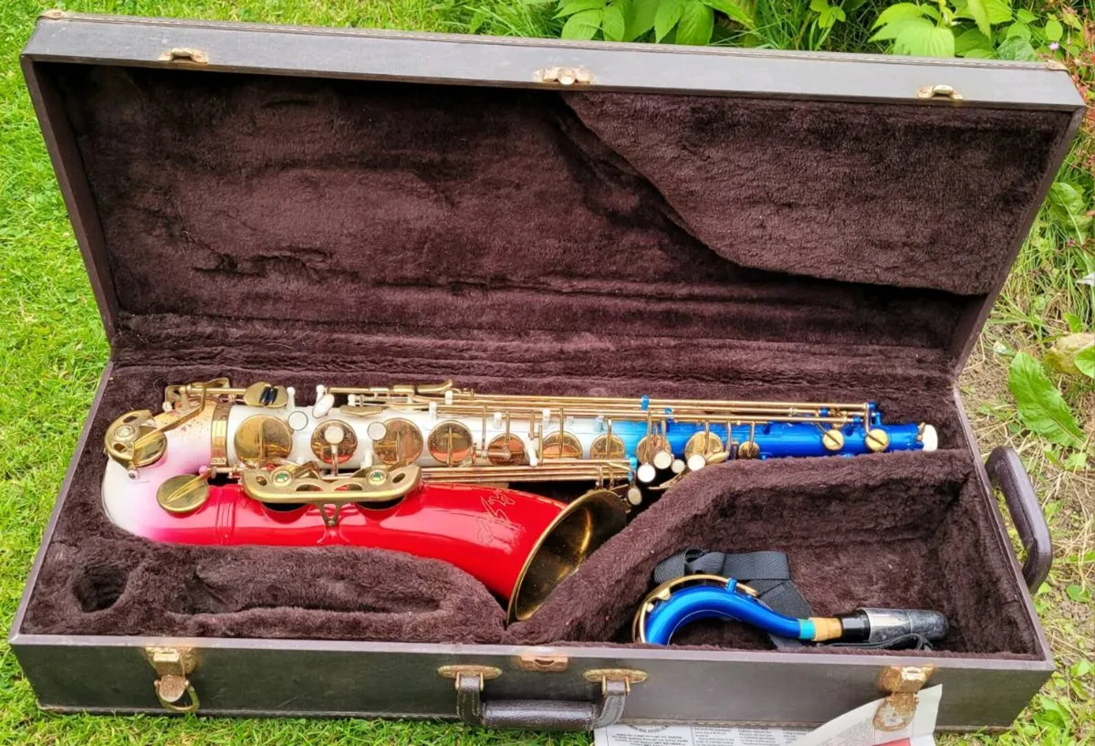 LA Sax Tenor Saxophone - Image 1