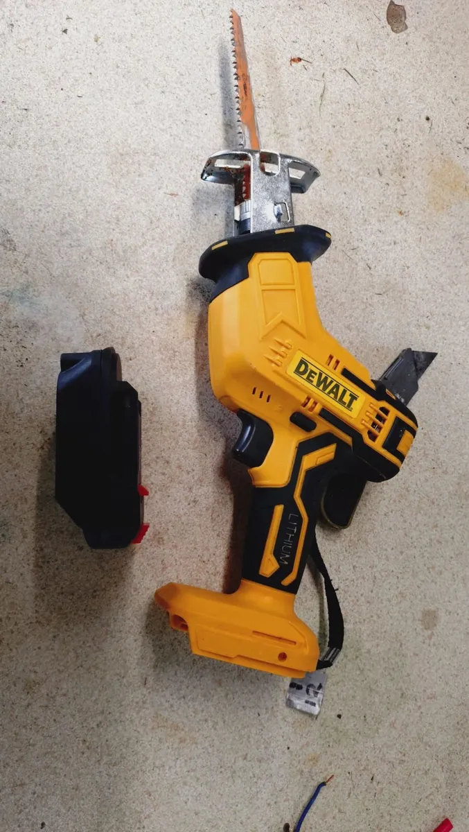 Dewalt saw {bare tool} - Image 2