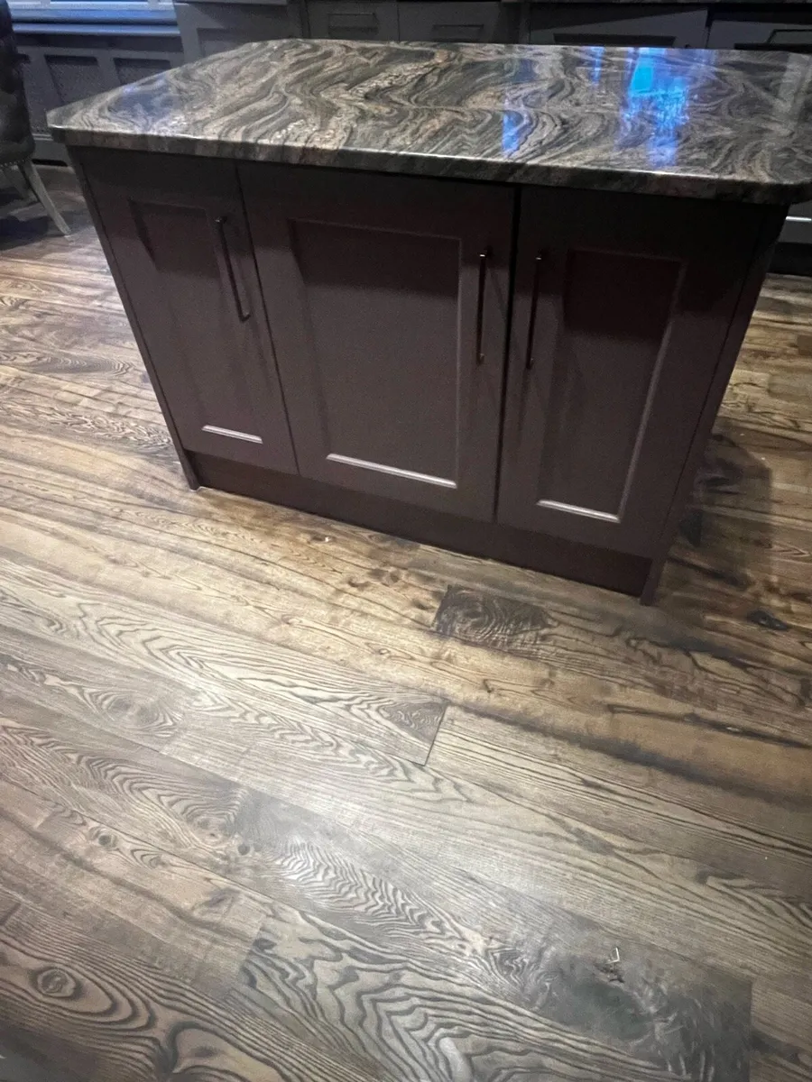 Kitchen island - Image 3