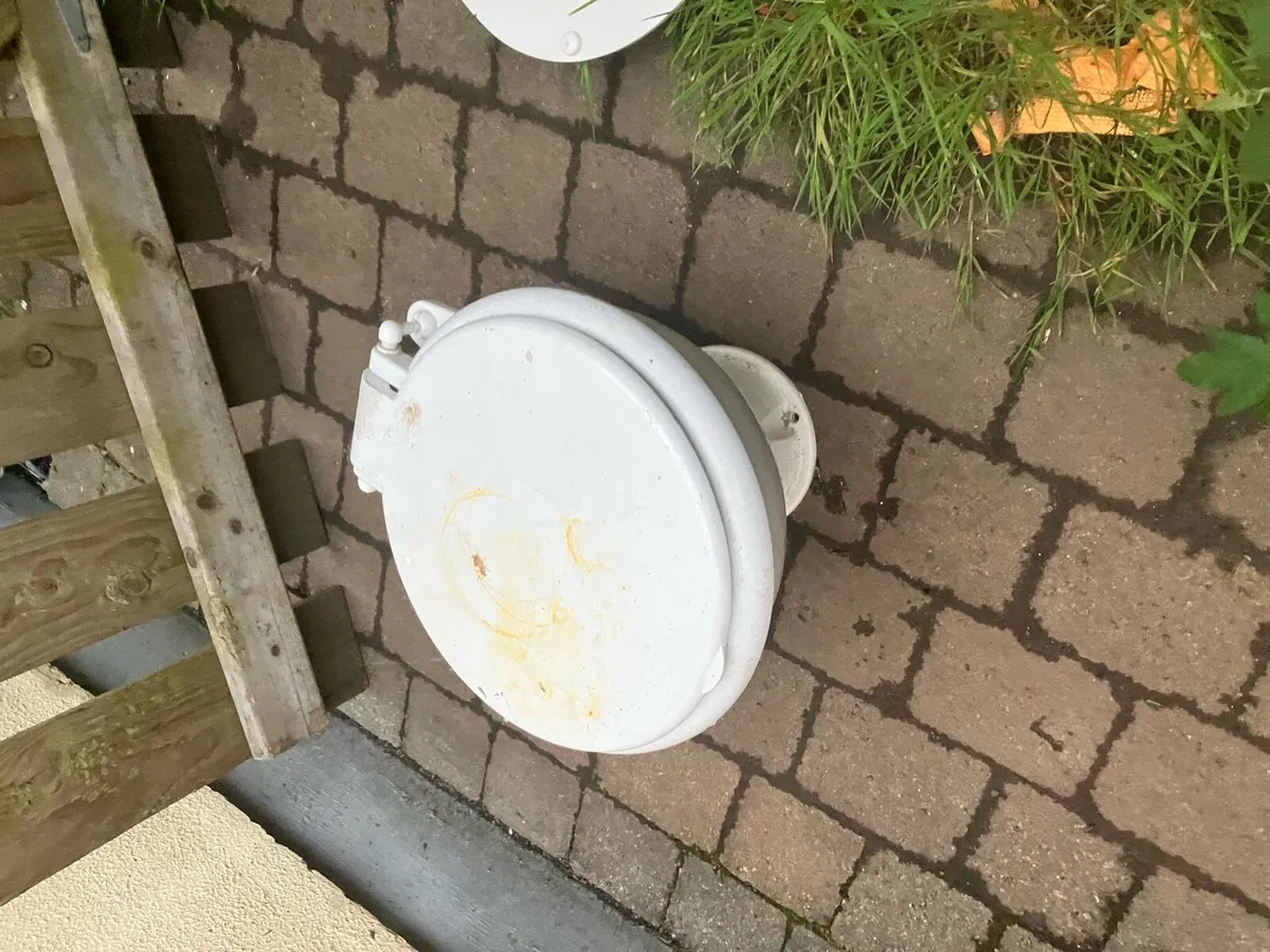 Old boat toilets (free) - Image 2