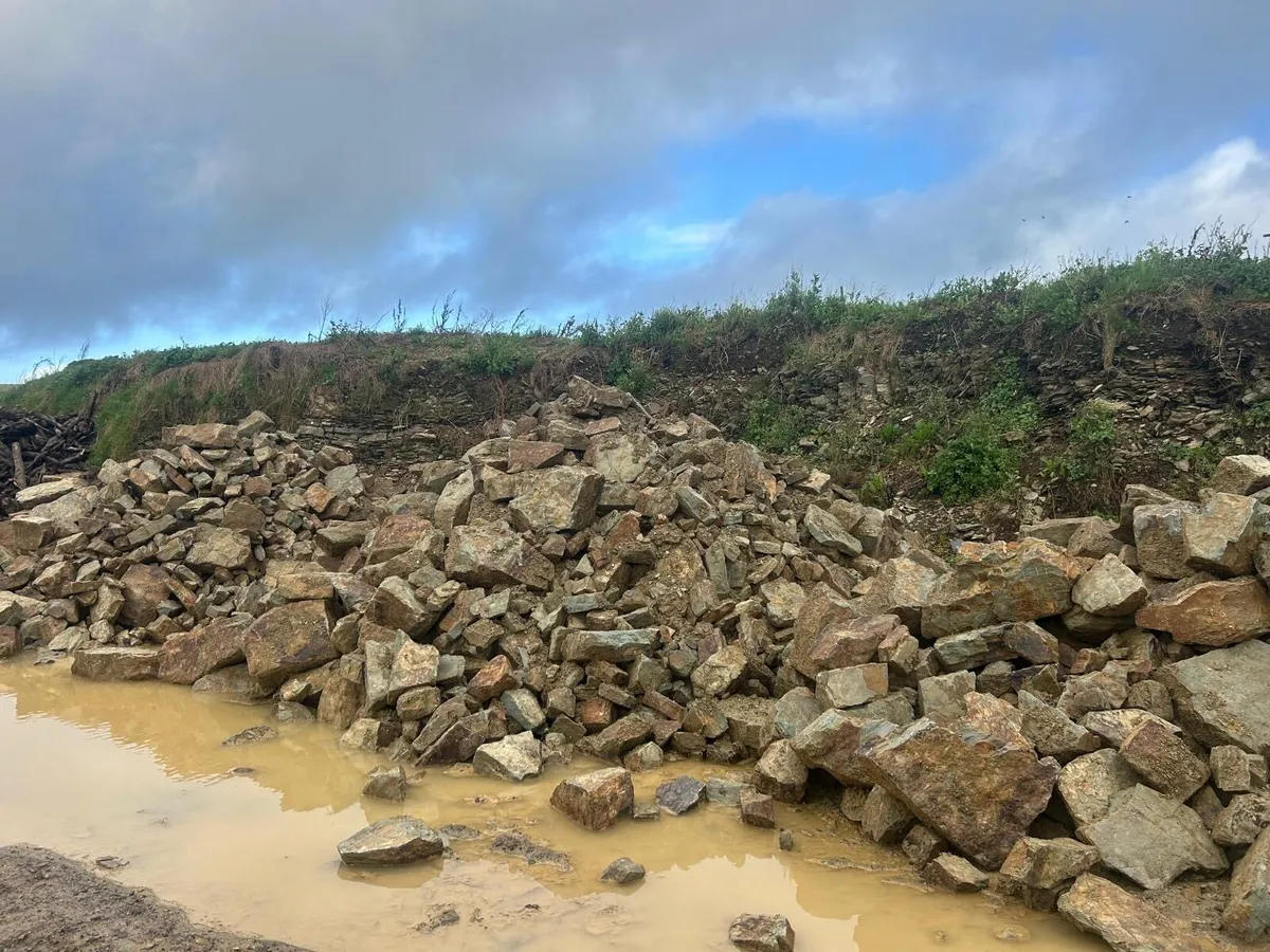 Hand picked building stone for sale - Image 2