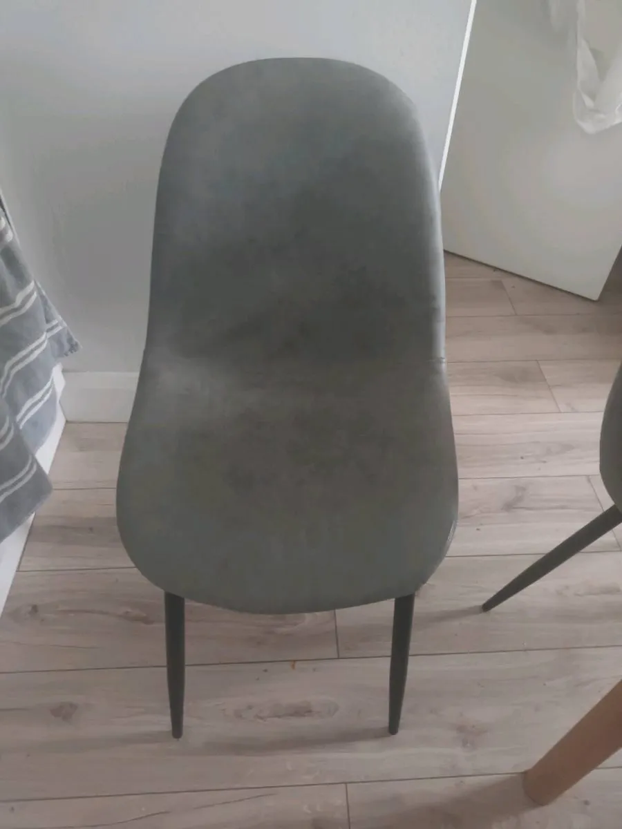 Grey table and 4 chairs - Image 1