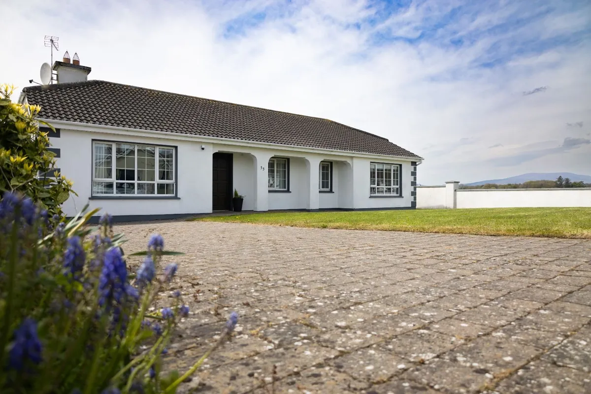 Holiday let - self catering 4 bed (July 13th-20th) - Image 1