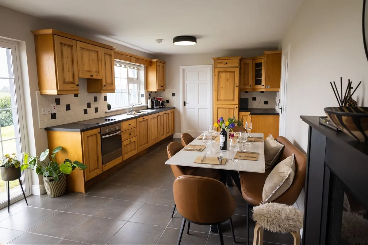 Holiday let - self catering 4 bed (July 13th-20th) - Image 3