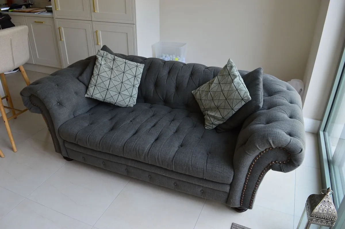 Sofa Couch (Chesterfield Style) - Image 2