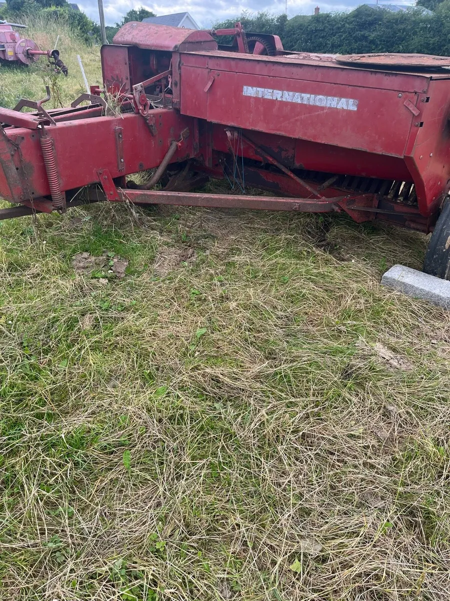 International square baler - Image 1