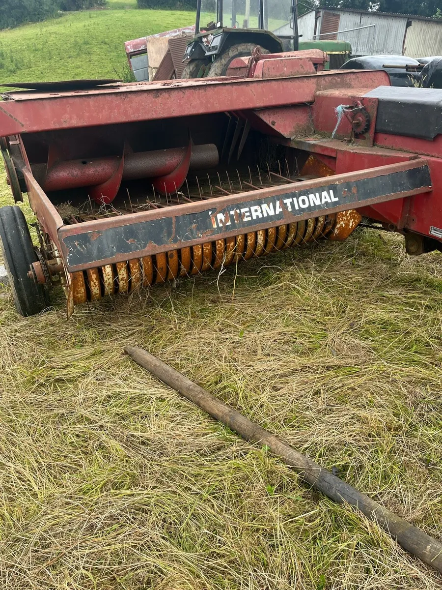 International square baler - Image 2