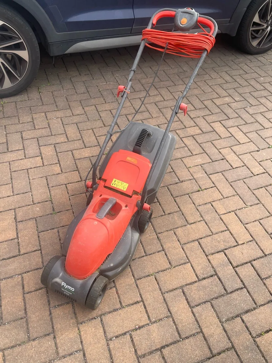 Electric lawnmower - Image 1