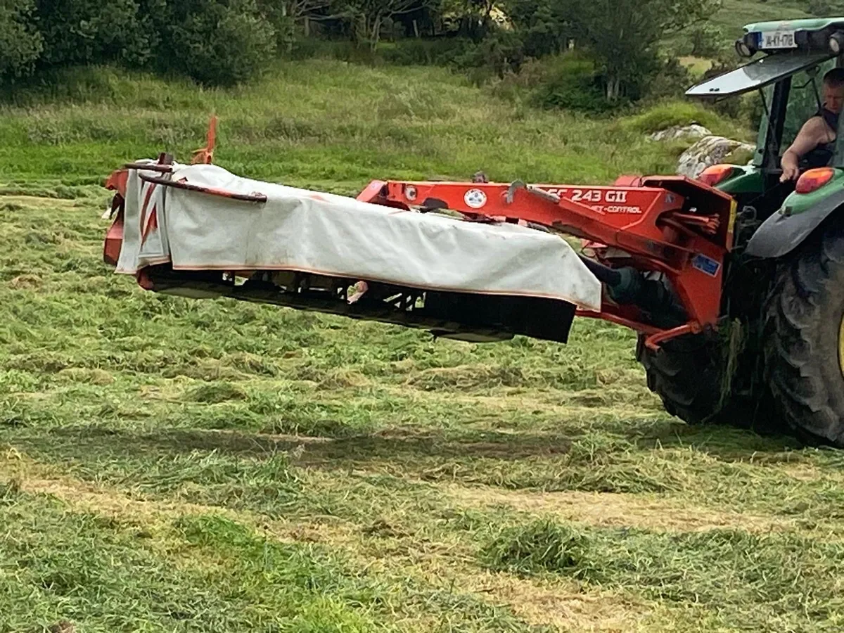 Kuhn conditioner mower - Image 1