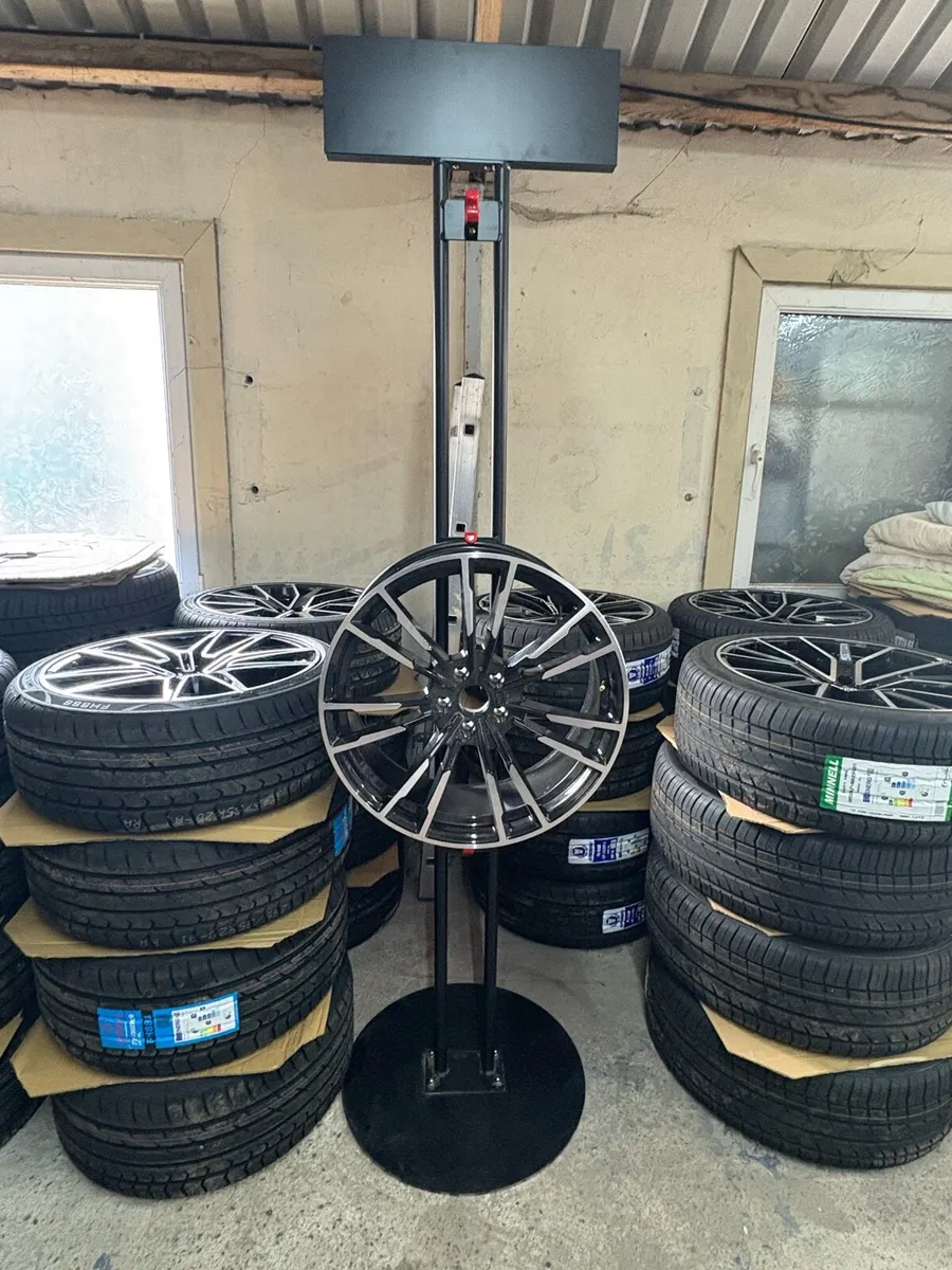 Alloy display stand for 3 alloys