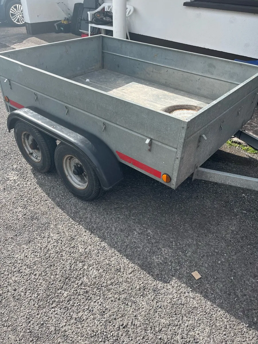 Trailer - Image 1