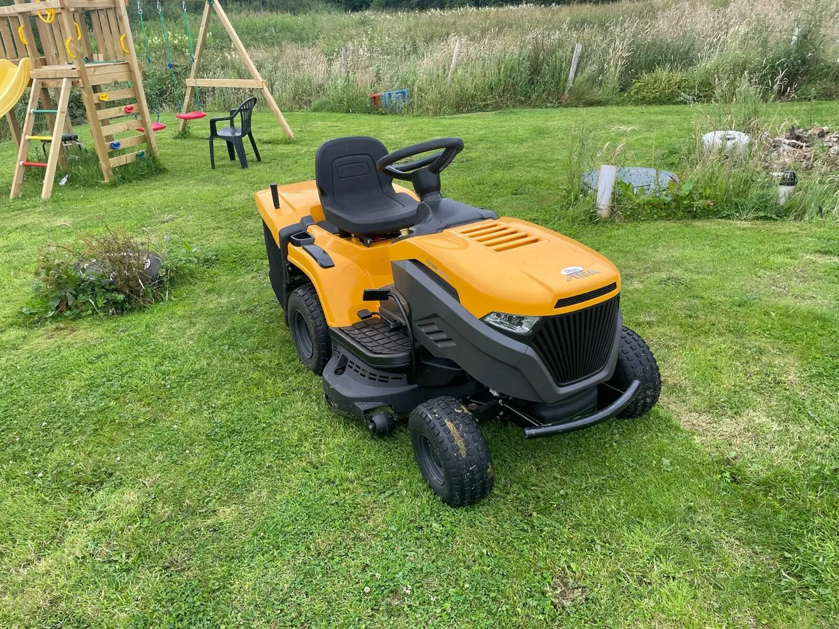 Stiga Estate 2398 HW ride on lawnmower - Image 1