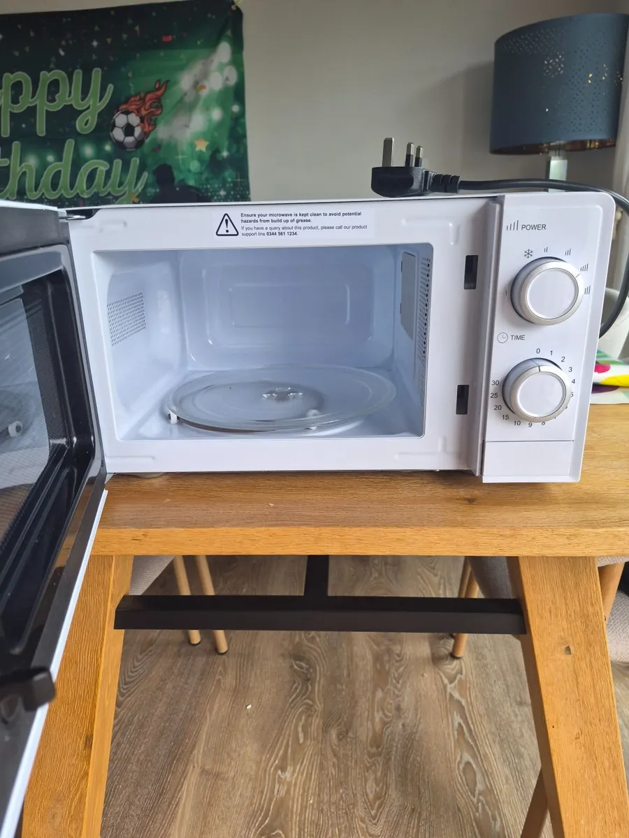 Microwave - Image 2