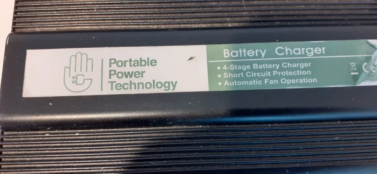 BATTERY CHARGER - Image 3