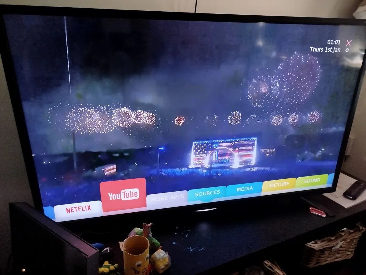 TV sharp 43 inches - Image 3