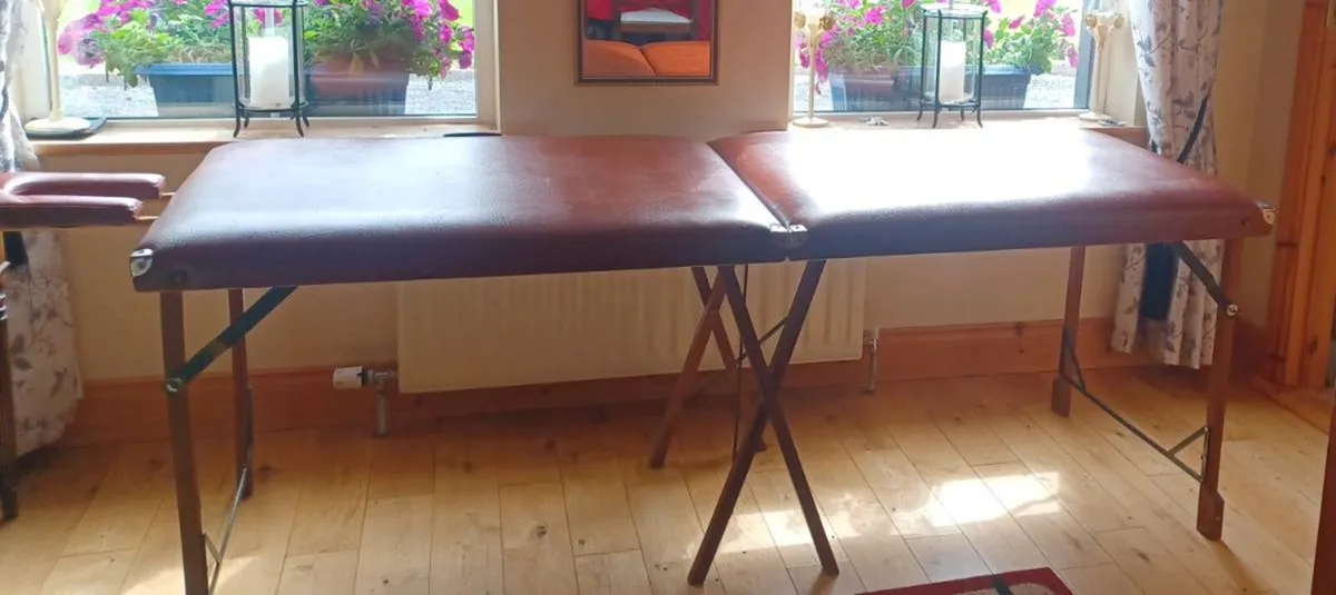 Massage therapy table - Image 1
