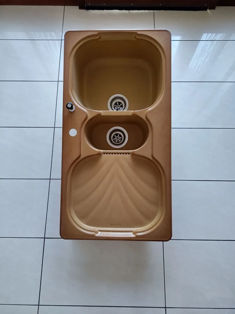 Kitchen sink - Image 1