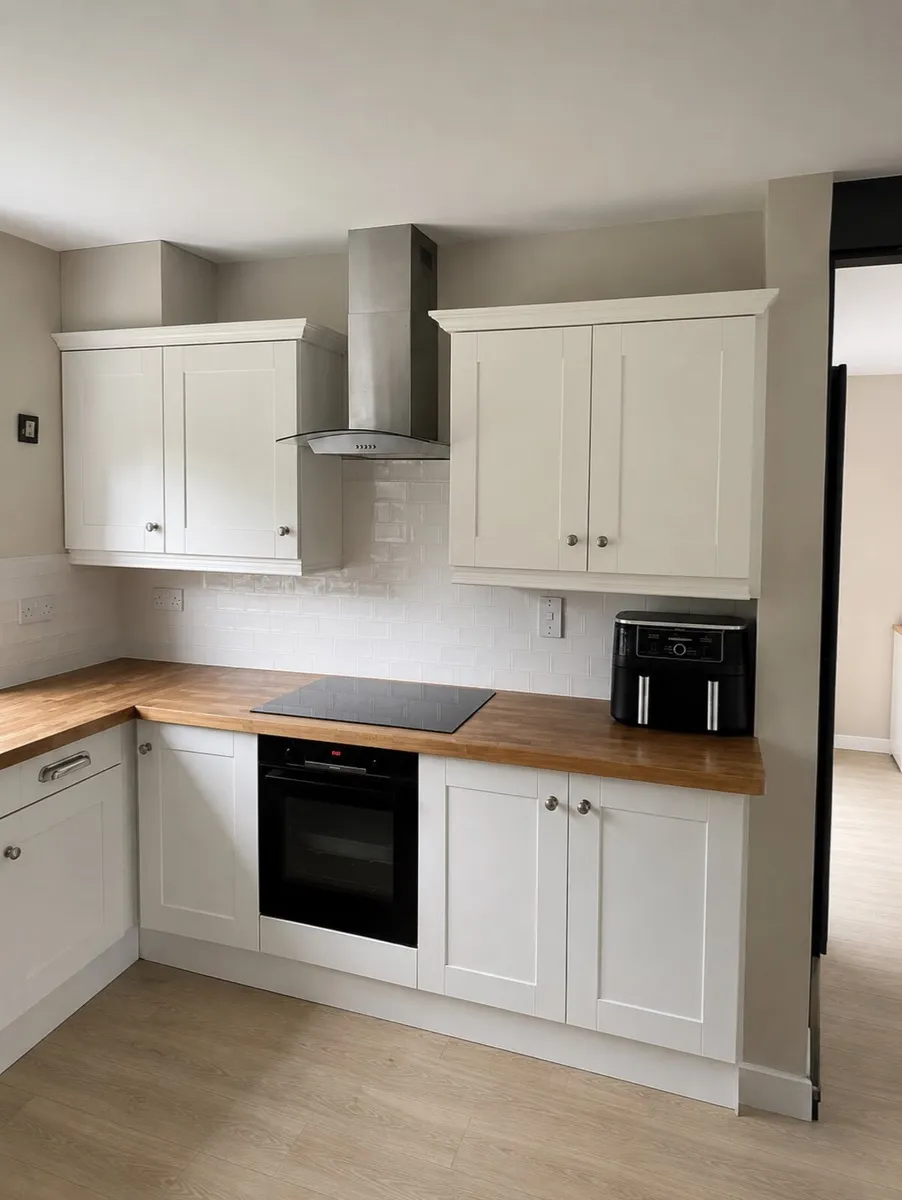 Shaker painted kitchen - Image 2