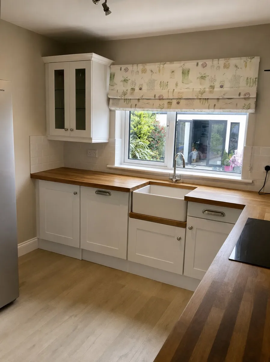 Shaker painted kitchen - Image 1
