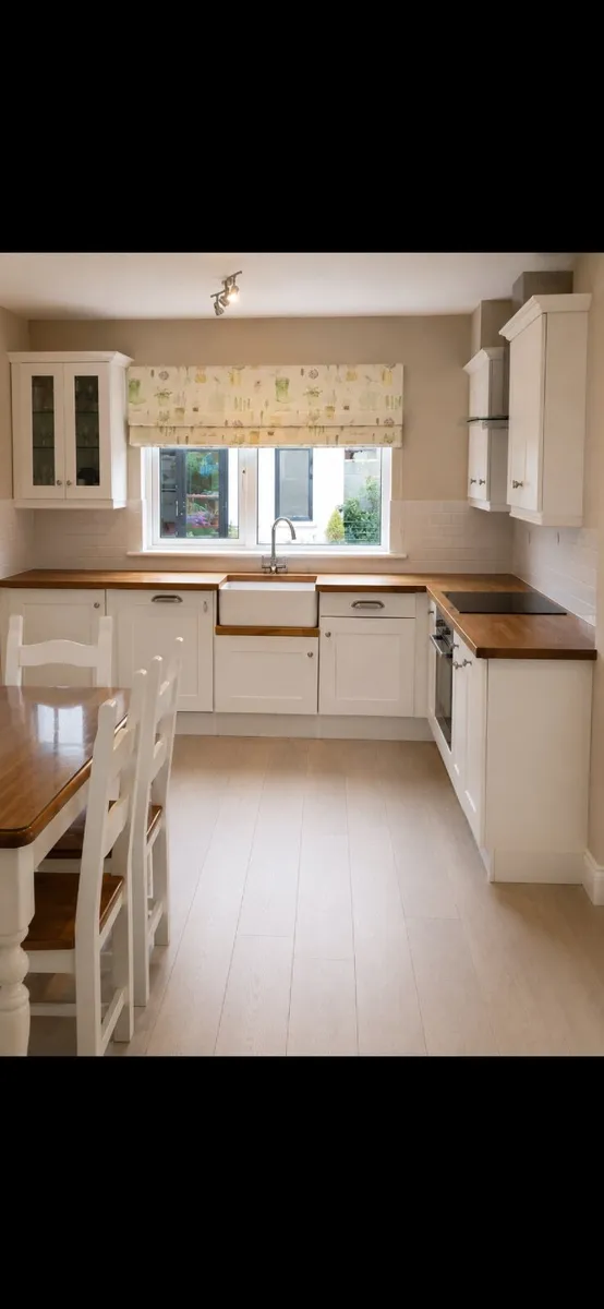 Shaker painted kitchen - Image 3