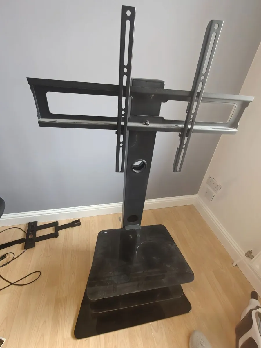 Tv stand - Image 1