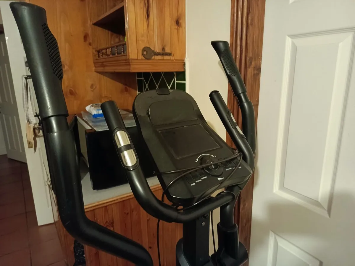 Exercise bike - Image 2