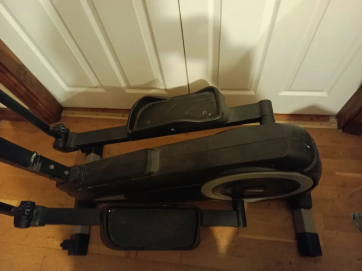 Exercise bike - Image 4