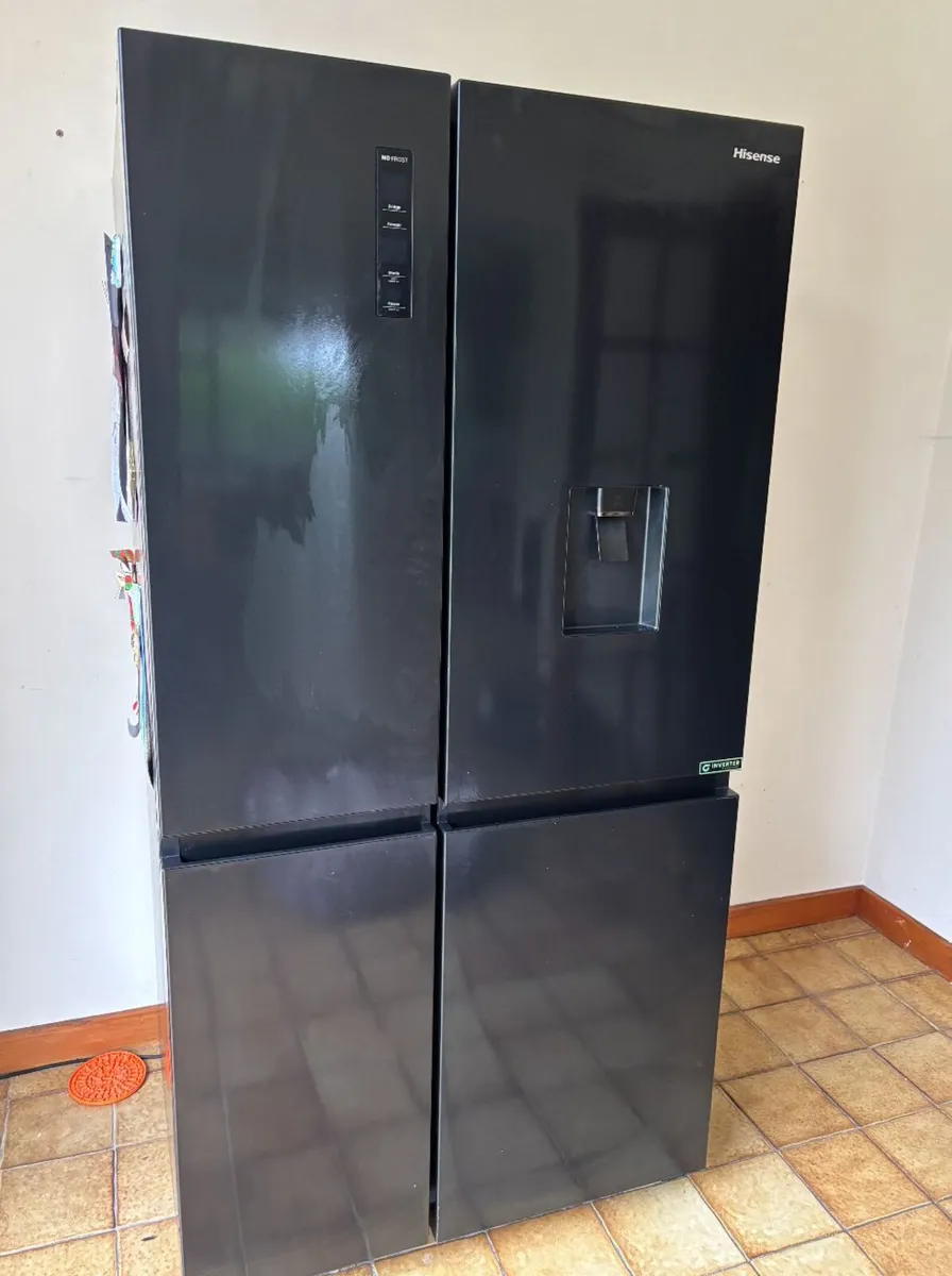 7 Month Old Hisense Freestanding Fridge Freezer - Image 1