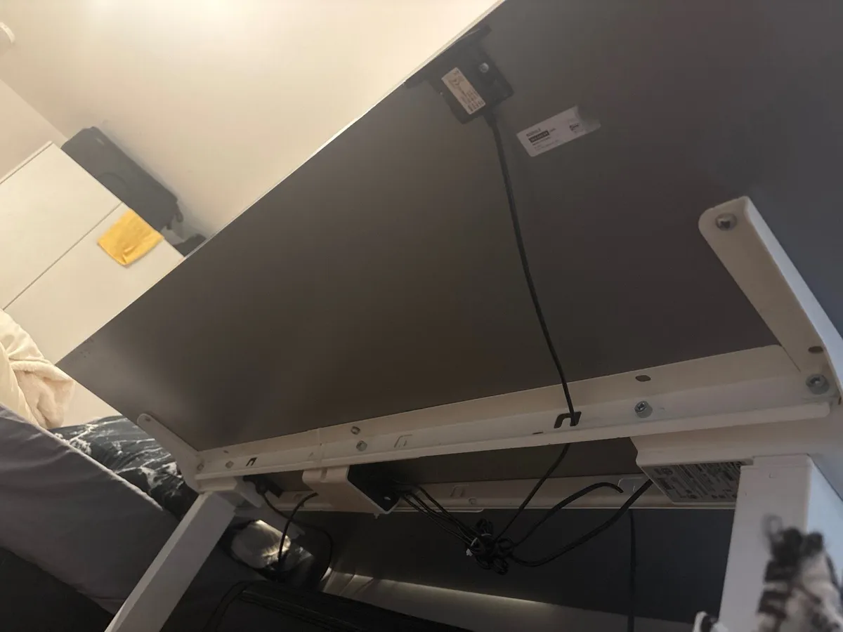 Office table - Image 2