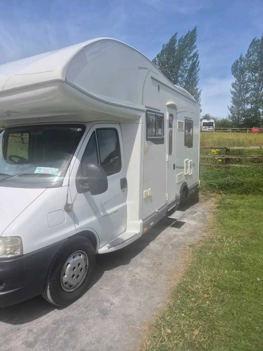 Camper van - Image 2