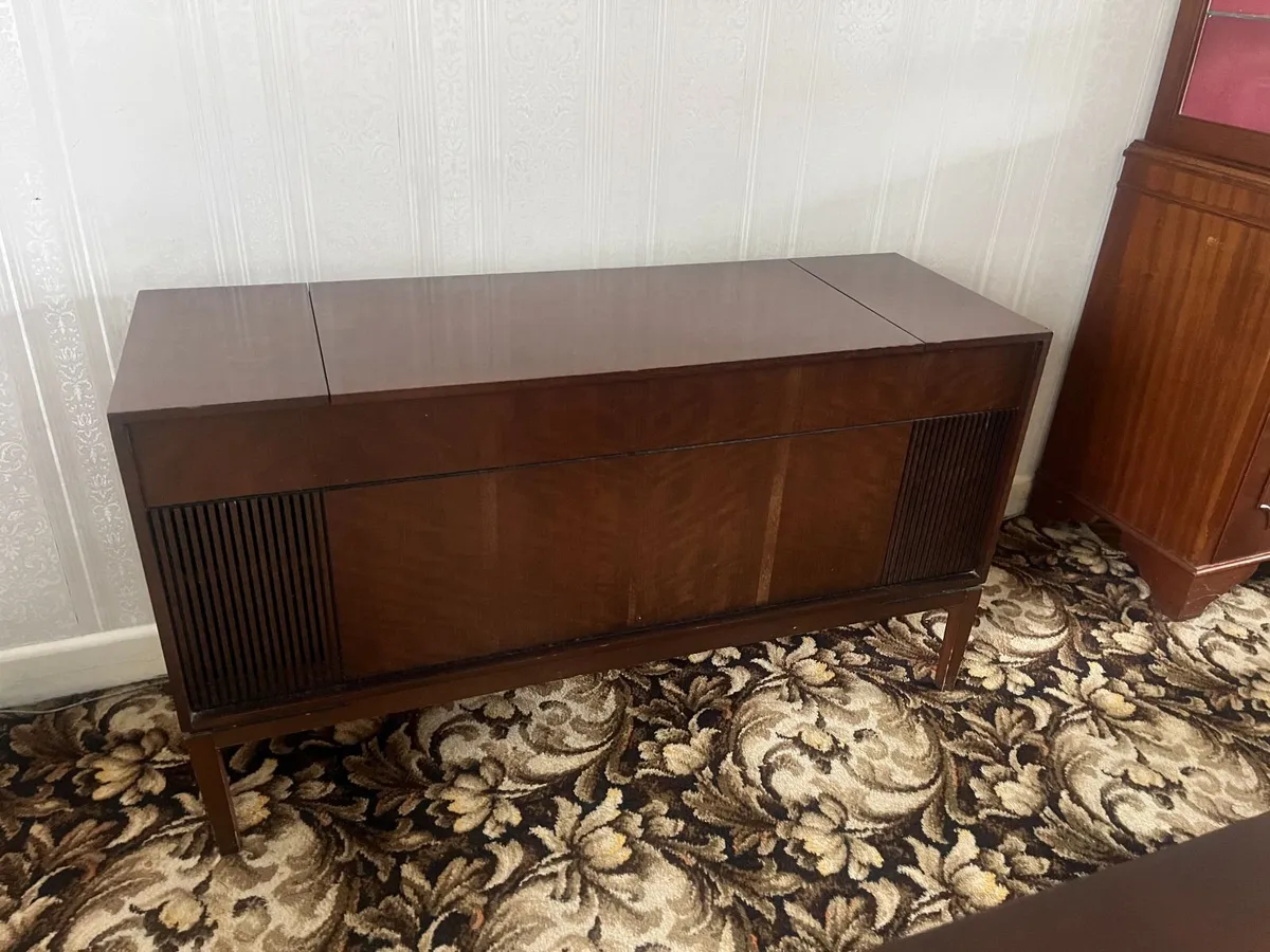 Vintage Mid-Century Radio,Record Player Cabinet - Image 3