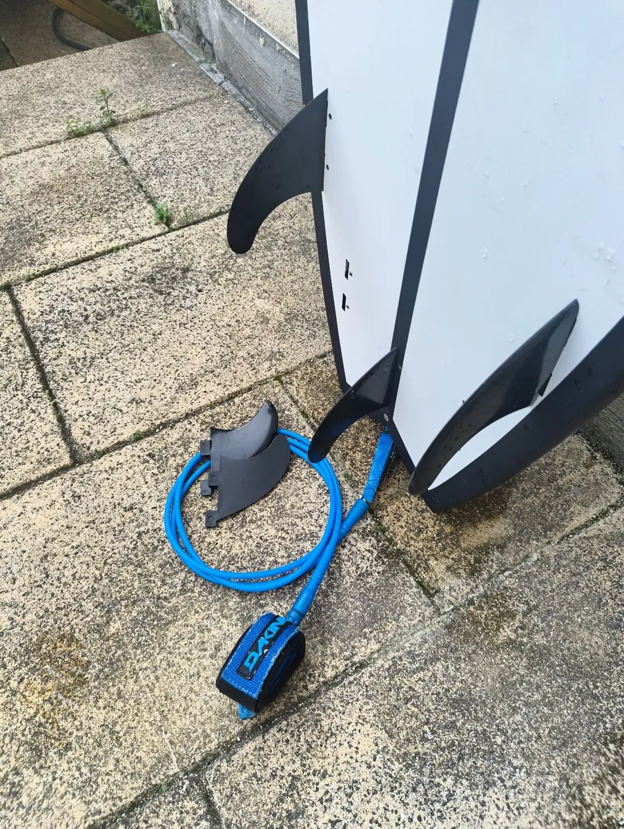 Surfboard - Image 4