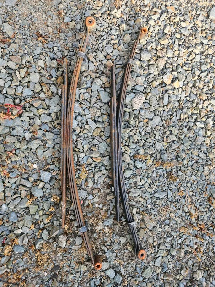 2016 isuzu dmax rear leaf springs - Image 1