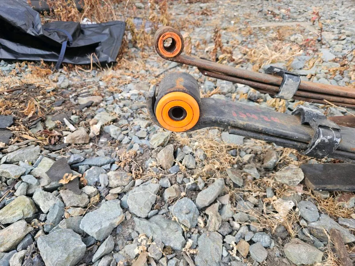 2016 isuzu dmax rear leaf springs - Image 3