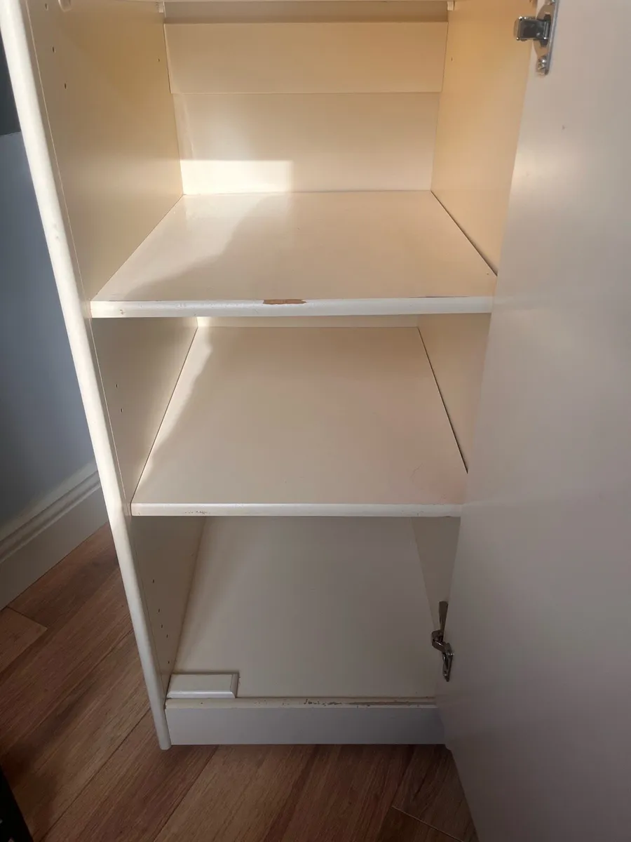 Slimline wardrobe - Image 4
