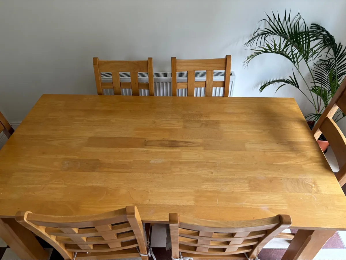 Dining table and 6 chairs - Image 3