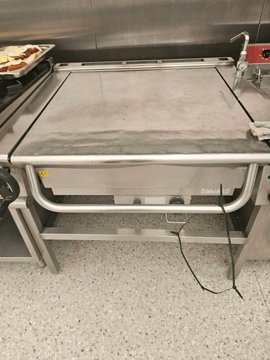 Catering equipment - Image 1