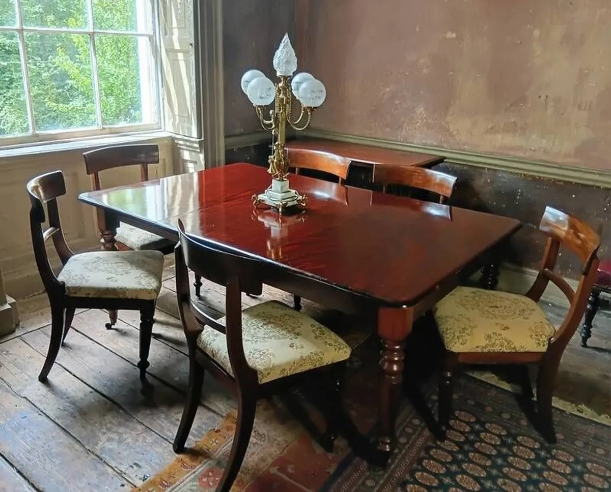 Antique mahogany Diningroom  Table and Chairs - Image 3